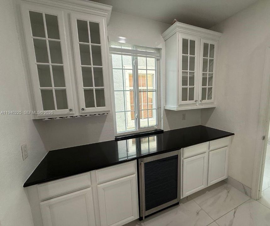 В аренду: $4,000 (5 спален, 3 ванн, 2799 Квадратных фут)