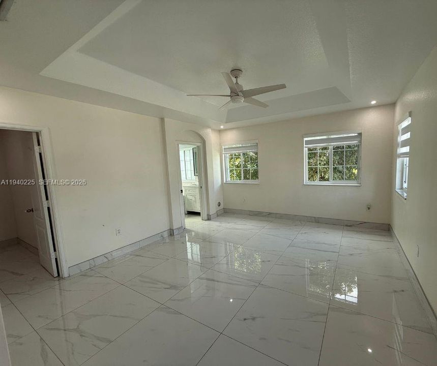 В аренду: $4,000 (5 спален, 3 ванн, 2799 Квадратных фут)