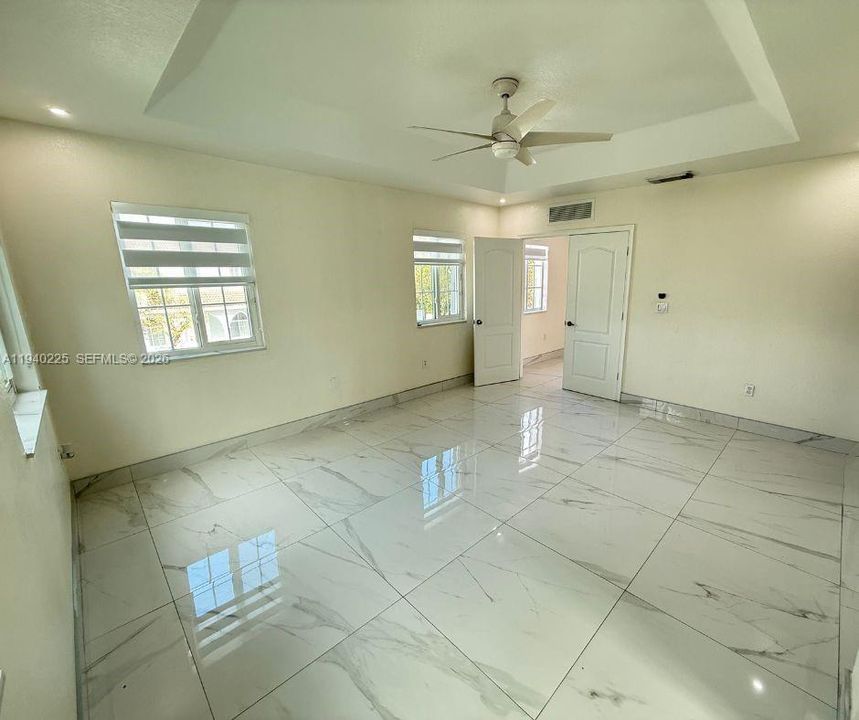 В аренду: $4,000 (5 спален, 3 ванн, 2799 Квадратных фут)