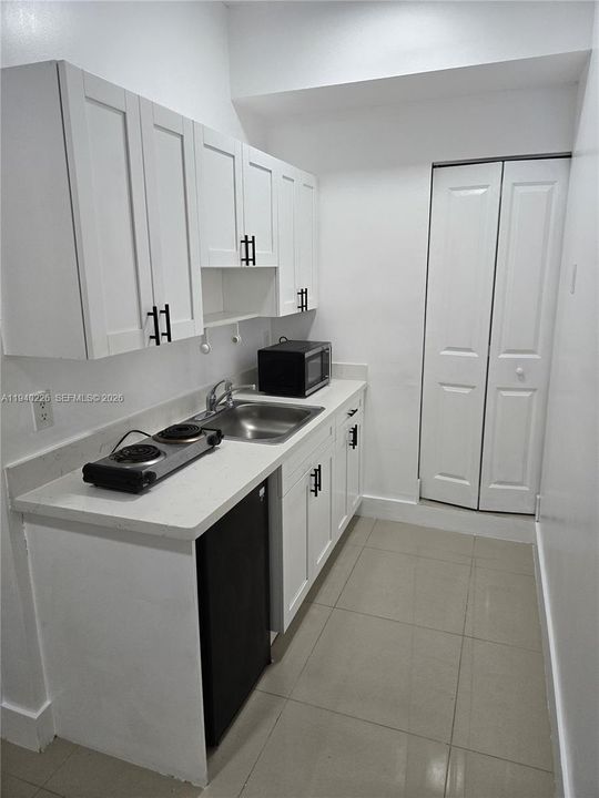 出租: $1,200 (1 贝兹, 1 浴室, 400 平方英尺)