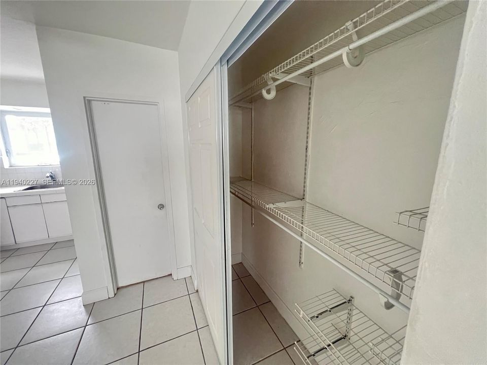 For Rent: $1,700 (0 beds, 1 baths, 400 Square Feet)