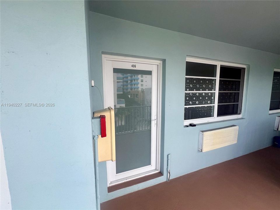 For Rent: $1,700 (0 beds, 1 baths, 400 Square Feet)