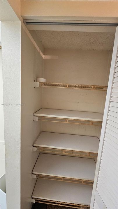 На продажу: $85,000 (1 спален, 1 ванн, 680 Квадратных фут)