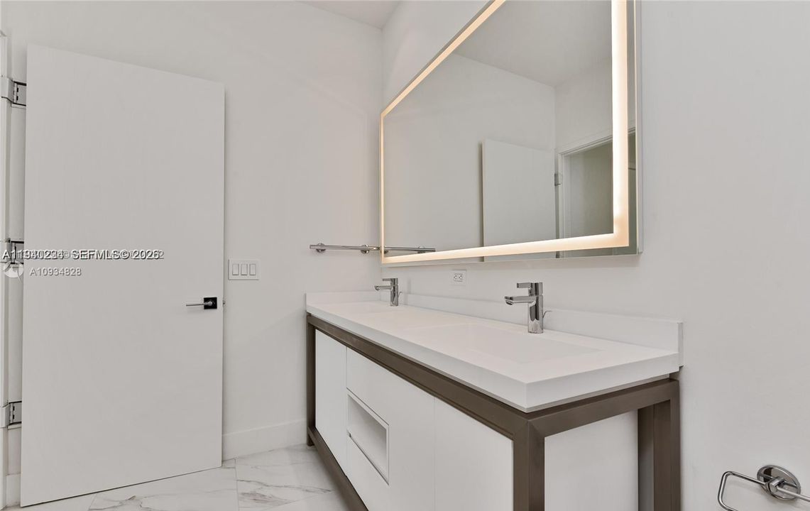 En Renta: $3,150 (2 camas, 2 baños, 1050 Pies cuadrados)