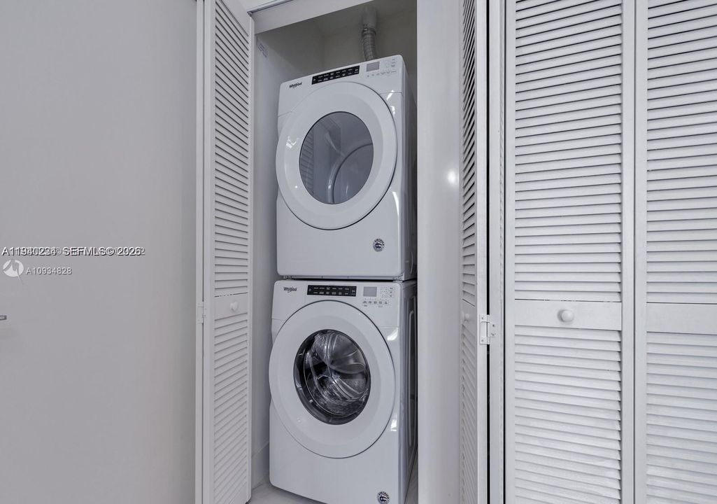 En Renta: $3,150 (2 camas, 2 baños, 1050 Pies cuadrados)