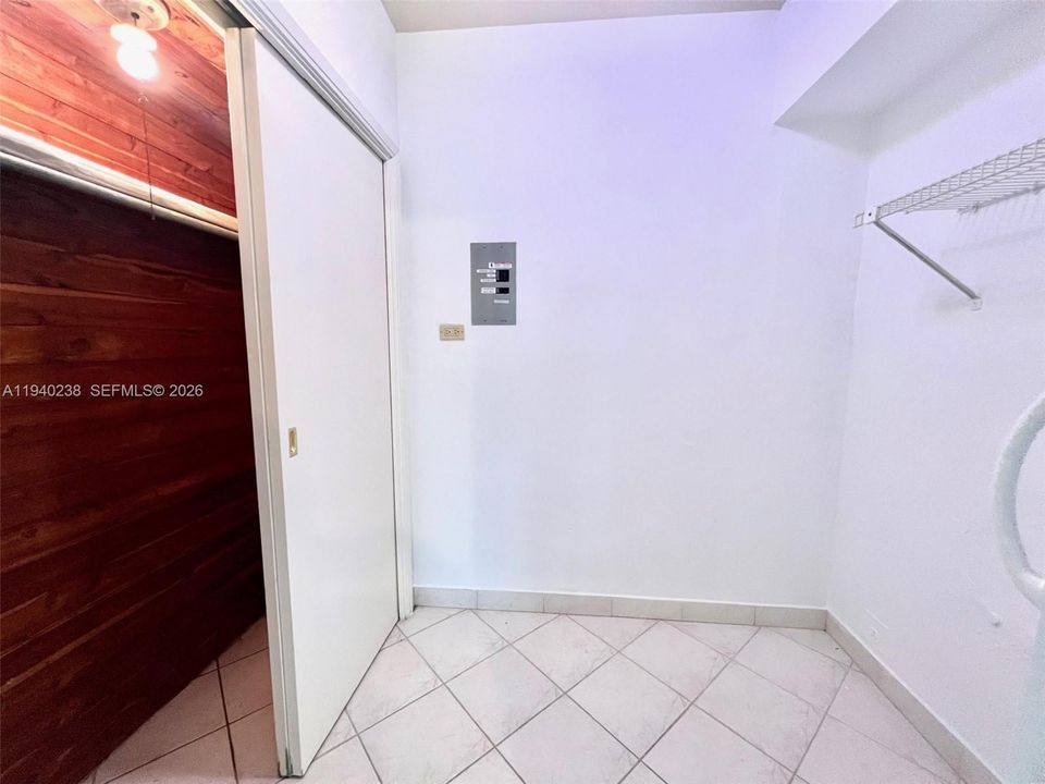 出租: $2,150 (1 贝兹, 2 浴室, 745 平方英尺)