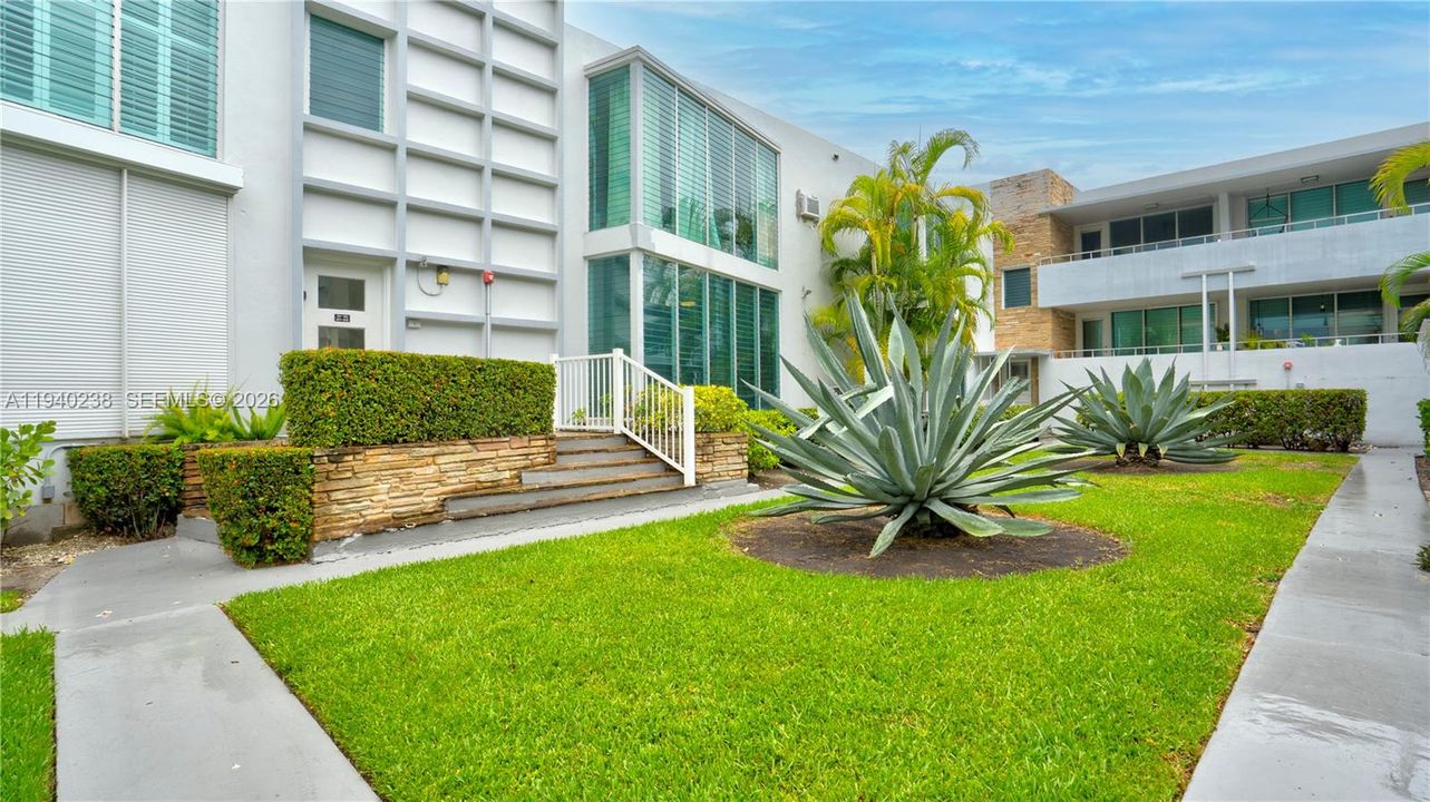 出租: $2,150 (1 贝兹, 2 浴室, 745 平方英尺)