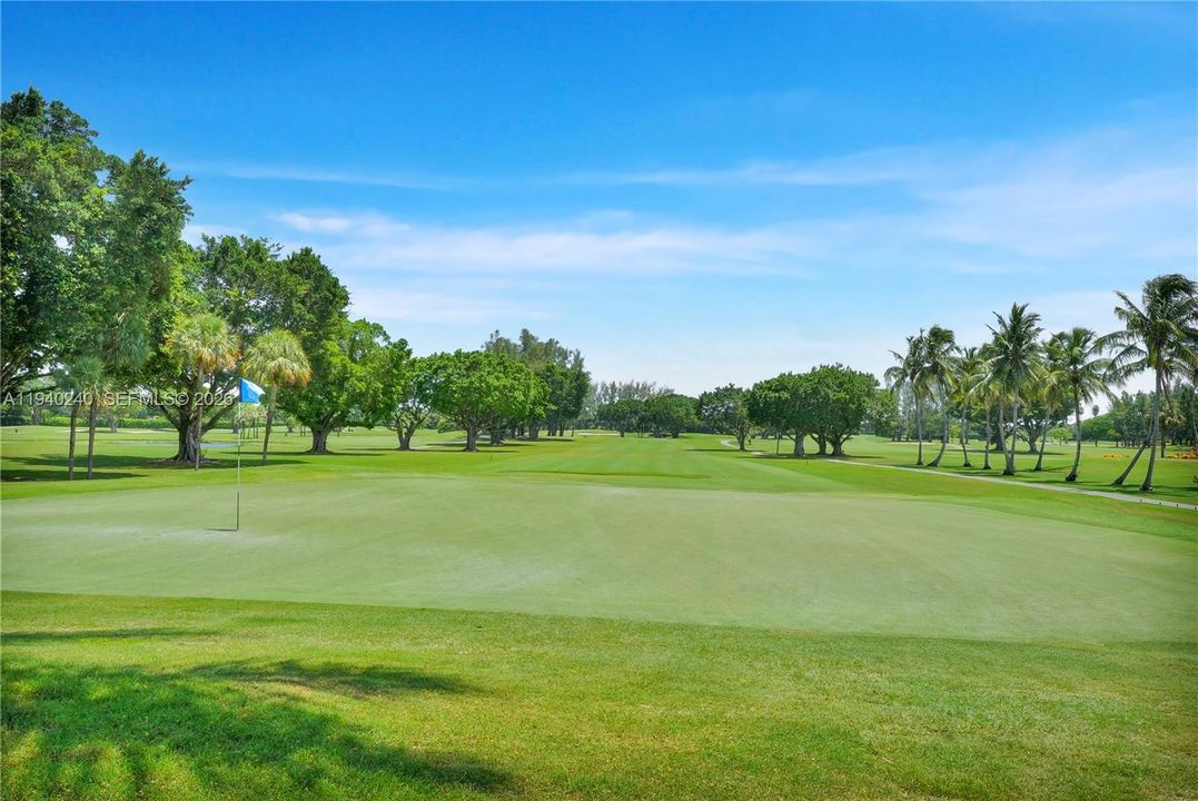 出租: $2,500 (1 贝兹, 1 浴室, 800 平方英尺)