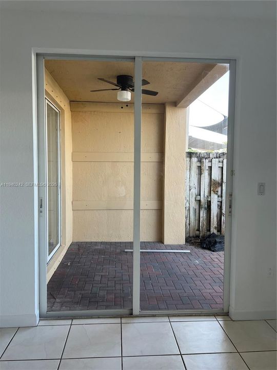 На продажу: $730,000 (3 спален, 2 ванн, 2104 Квадратных фут)