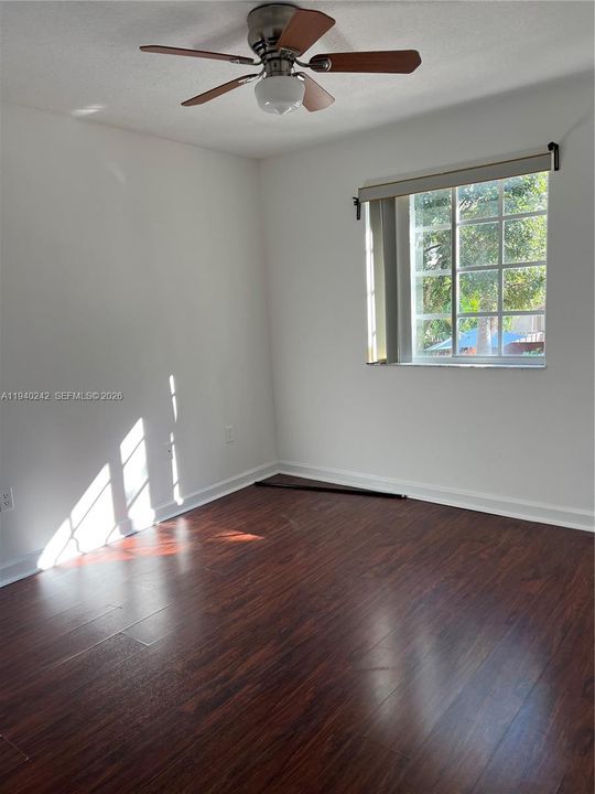 На продажу: $730,000 (3 спален, 2 ванн, 2104 Квадратных фут)