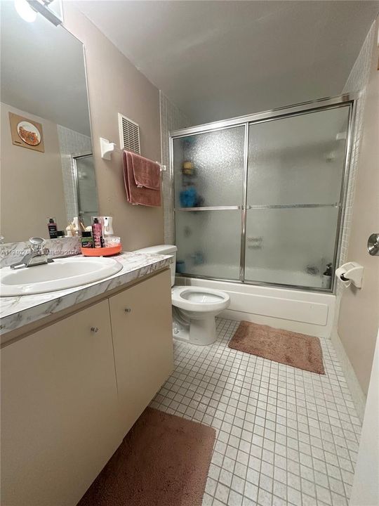 For Sale: $439,000 (2 beds, 2 baths, 982 Square Feet)