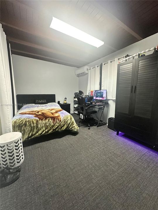 For Sale: $439,000 (2 beds, 2 baths, 982 Square Feet)