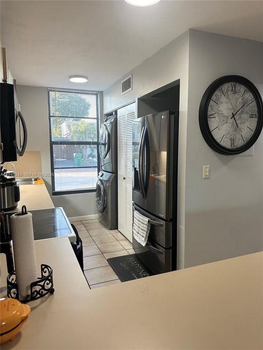 For Sale: $439,000 (2 beds, 2 baths, 982 Square Feet)