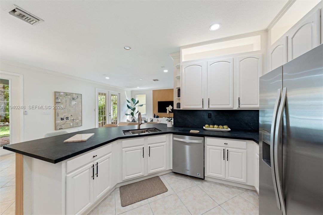 For Sale: $1,145,000 (5 beds, 4 baths, 3144 Square Feet)