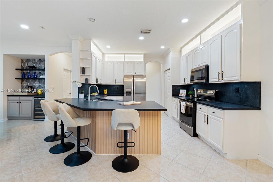 For Sale: $1,145,000 (5 beds, 4 baths, 3144 Square Feet)