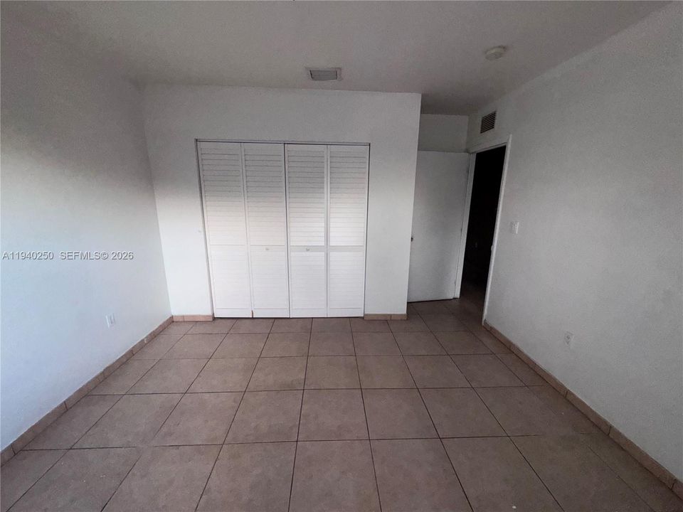 For Rent: $2,200 (2 beds, 1 baths, 3427 Square Feet)