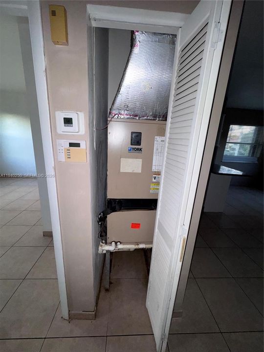 For Rent: $2,200 (2 beds, 1 baths, 3427 Square Feet)