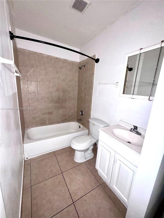 For Rent: $2,200 (2 beds, 1 baths, 3427 Square Feet)