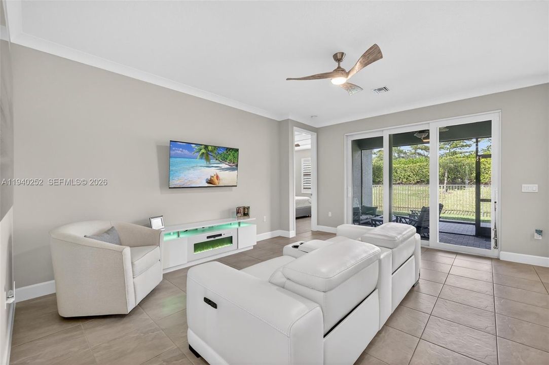 待售: $415,000 (2 贝兹, 2 浴室, 1599 平方英尺)