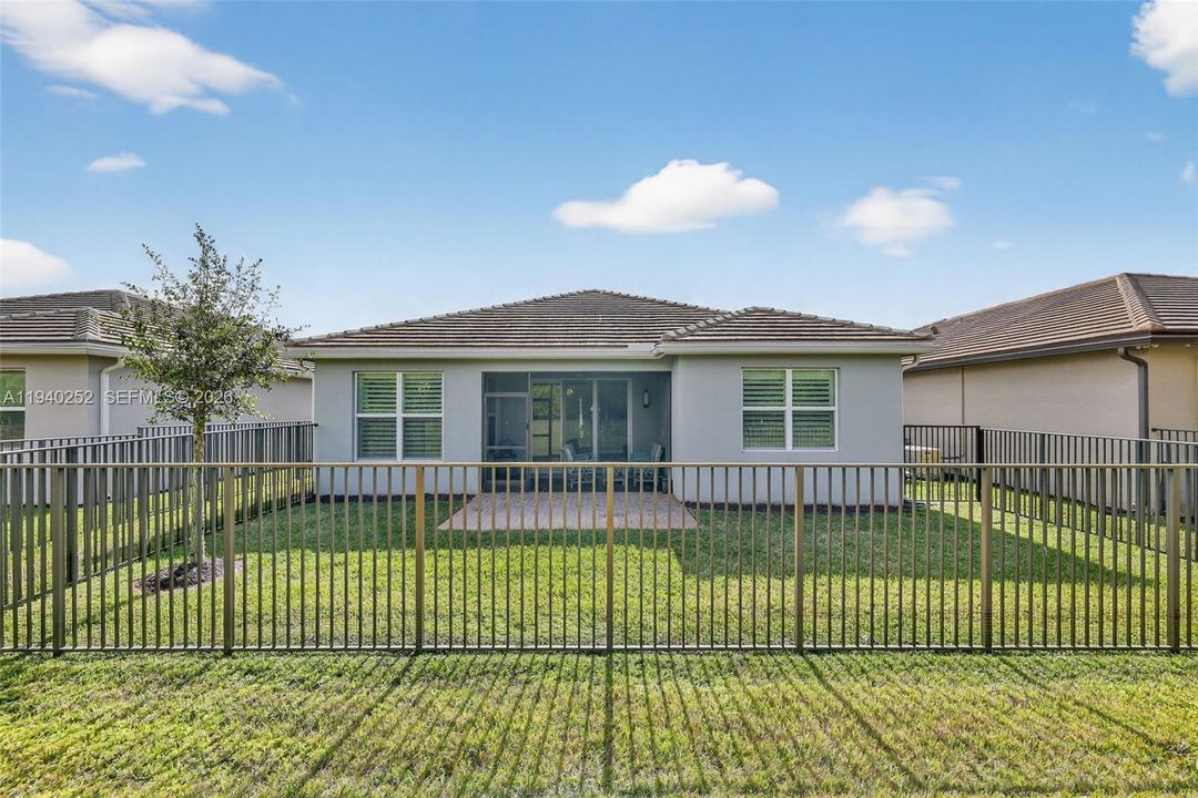 待售: $415,000 (2 贝兹, 2 浴室, 1599 平方英尺)