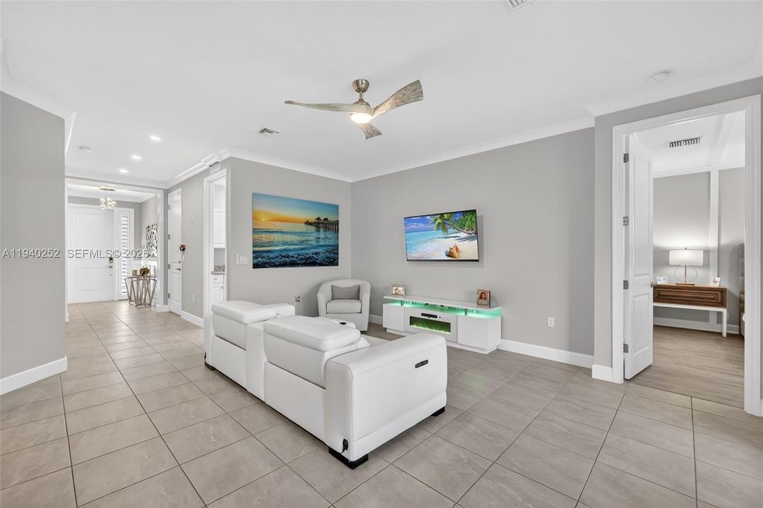 待售: $415,000 (2 贝兹, 2 浴室, 1599 平方英尺)