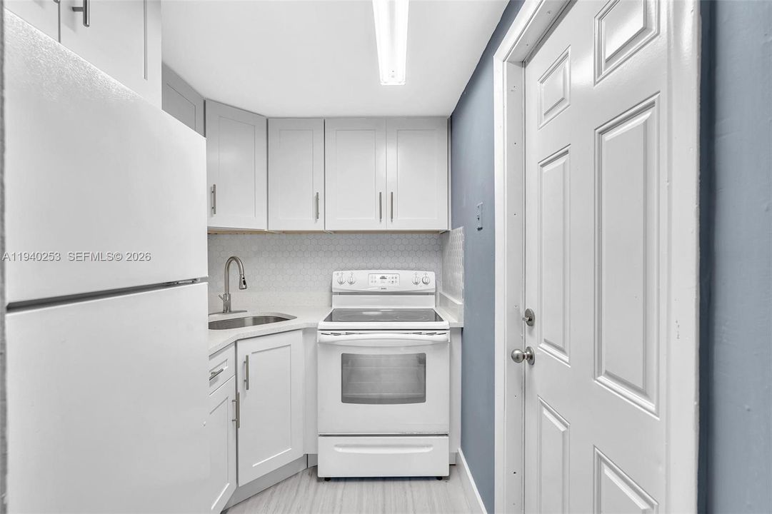 For Rent: $1,895 (2 beds, 2 baths, 939 Square Feet)