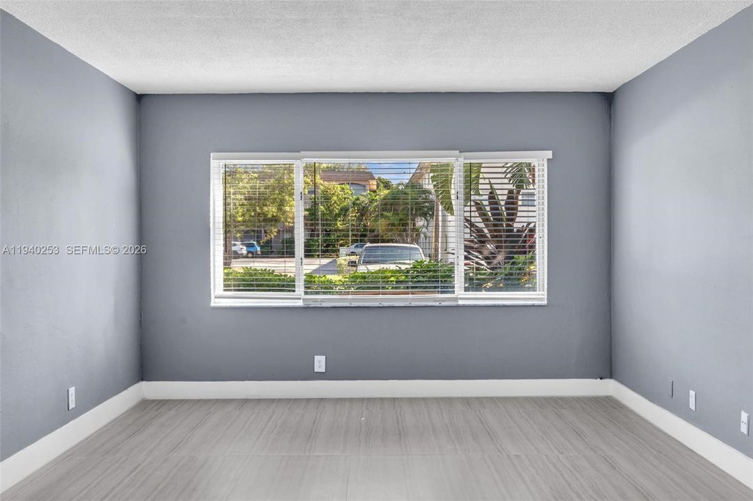 For Rent: $1,895 (2 beds, 2 baths, 939 Square Feet)