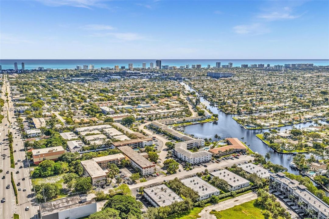 For Rent: $1,895 (2 beds, 2 baths, 939 Square Feet)