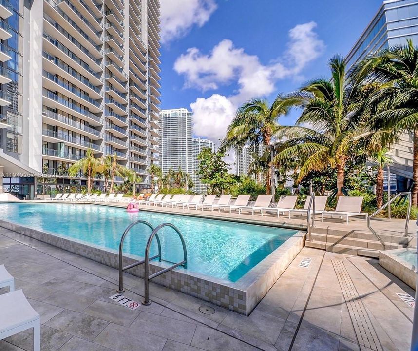 For Rent: $6,450 (2 beds, 2 baths, 1208 Square Feet)