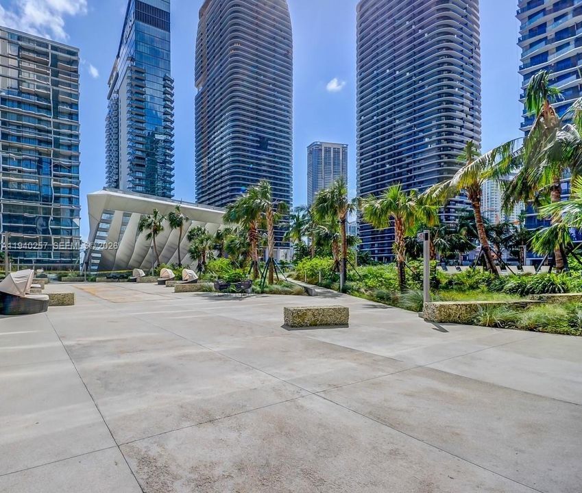 For Rent: $6,450 (2 beds, 2 baths, 1208 Square Feet)