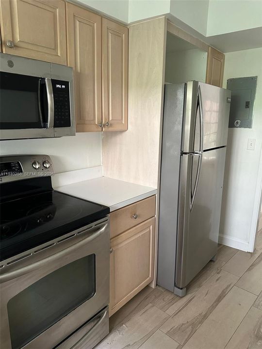 For Rent: $3,200 (2 beds, 2 baths, 1110 Square Feet)