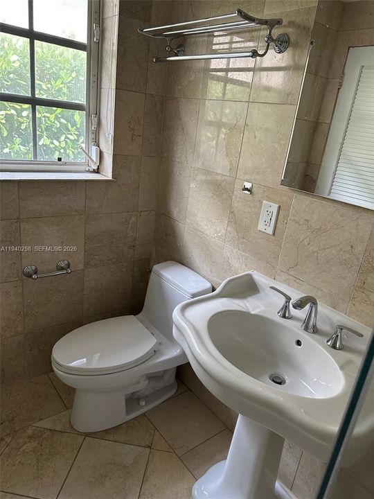 For Rent: $3,200 (2 beds, 2 baths, 1110 Square Feet)