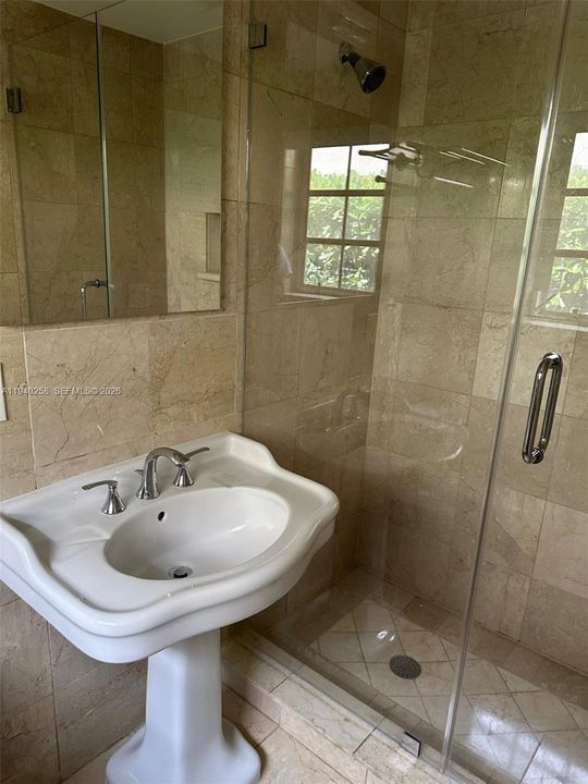 For Rent: $3,200 (2 beds, 2 baths, 1110 Square Feet)