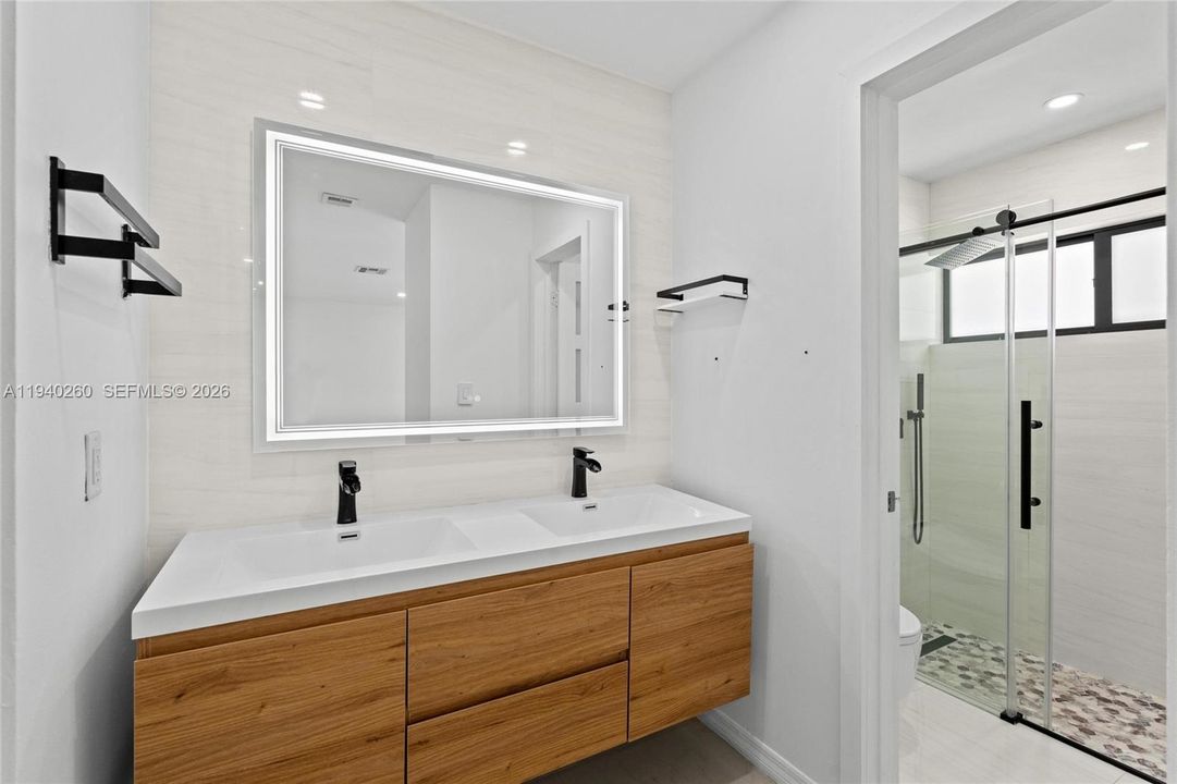 В аренду: $5,500 (3 спален, 2 ванн, 1563 Квадратных фут)