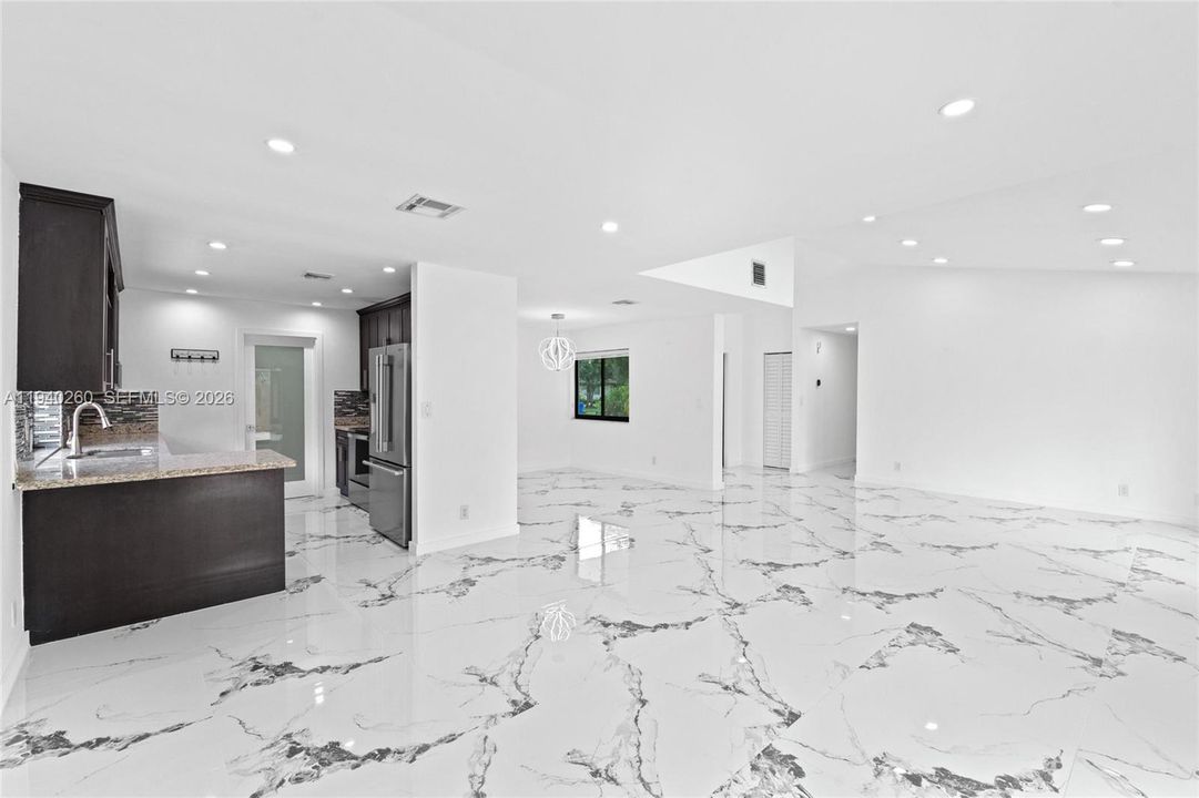 В аренду: $5,500 (3 спален, 2 ванн, 1563 Квадратных фут)