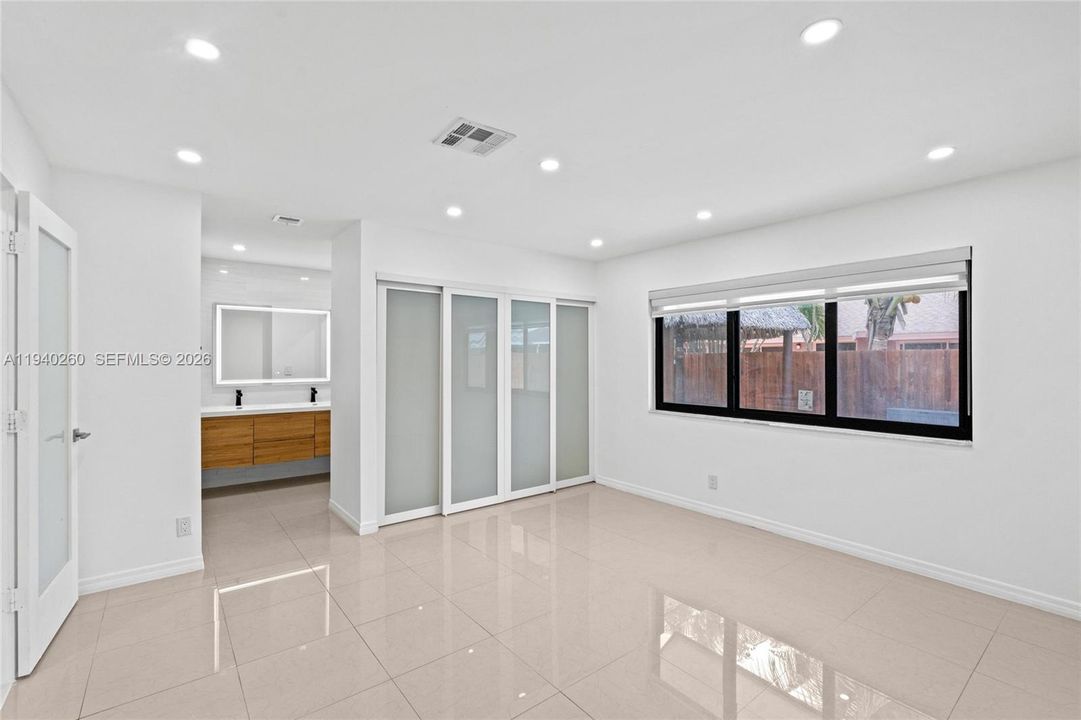 В аренду: $5,500 (3 спален, 2 ванн, 1563 Квадратных фут)