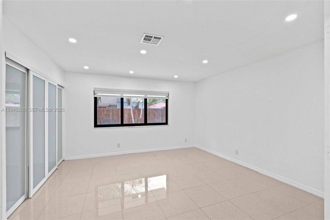 В аренду: $5,500 (3 спален, 2 ванн, 1563 Квадратных фут)