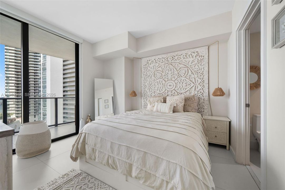 For Rent: $4,000 (1 beds, 1 baths, 662 Square Feet)