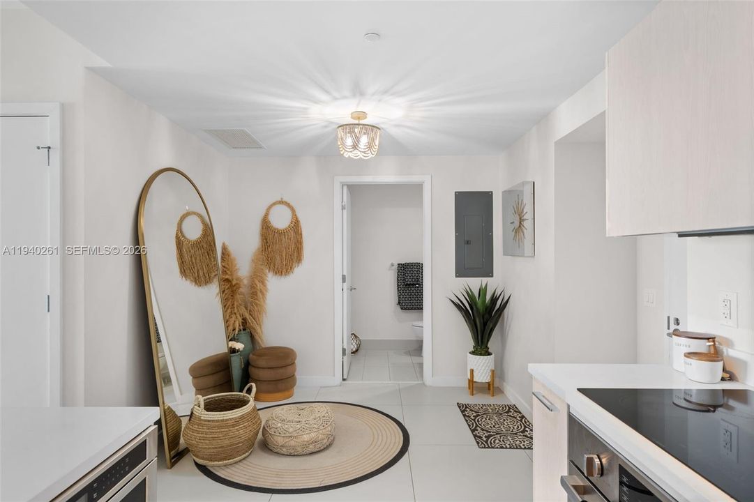 For Rent: $4,000 (1 beds, 1 baths, 662 Square Feet)