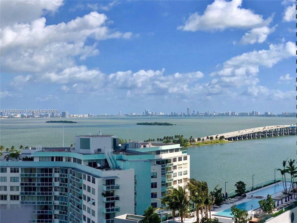 For Rent: $4,000 (1 beds, 1 baths, 662 Square Feet)