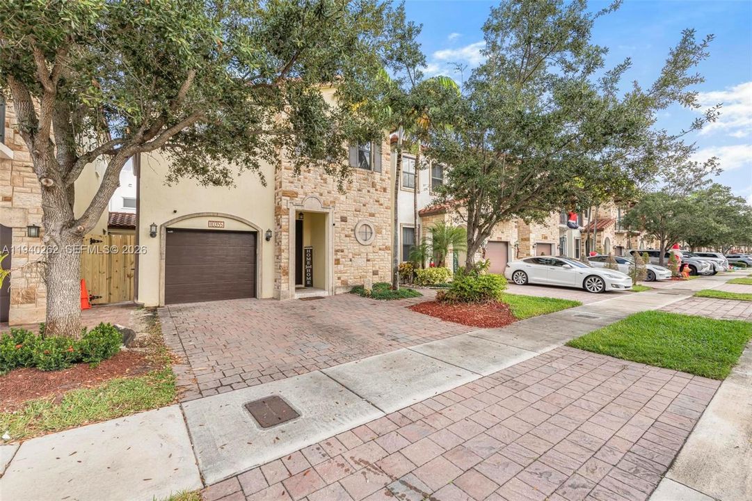 For Rent: $4,050 (3 beds, 2 baths, 0 Square Feet)