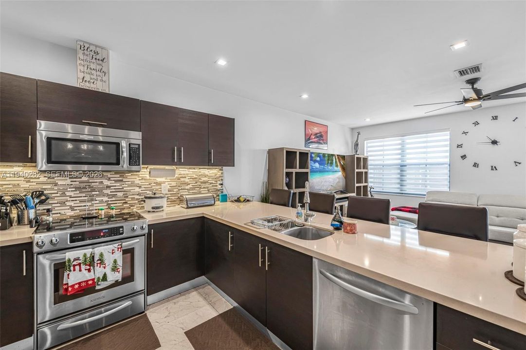 For Rent: $4,050 (3 beds, 2 baths, 0 Square Feet)