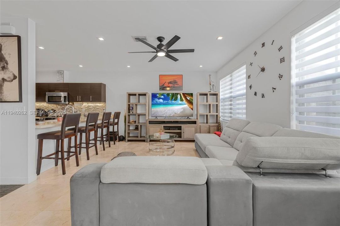 For Rent: $4,050 (3 beds, 2 baths, 0 Square Feet)