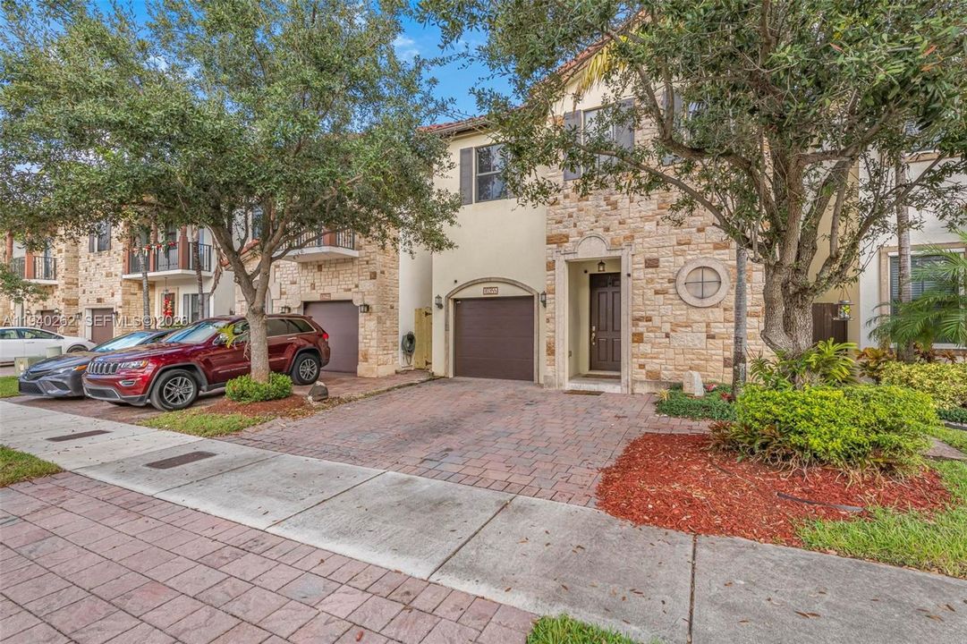 For Rent: $4,050 (3 beds, 2 baths, 0 Square Feet)