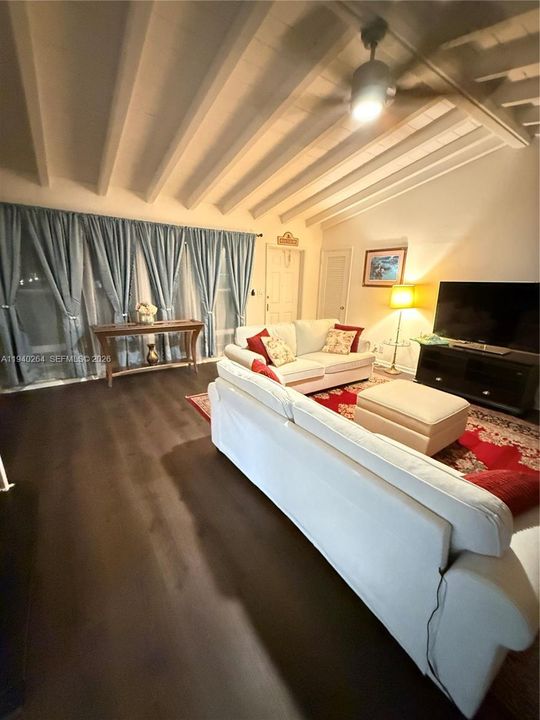 В аренду: $4,800 (3 спален, 2 ванн, 2629 Квадратных фут)