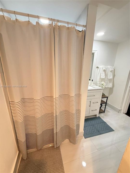 В аренду: $4,800 (3 спален, 2 ванн, 2629 Квадратных фут)