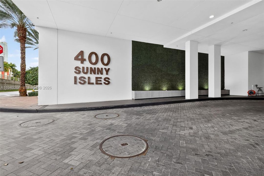 出租: $6,250 (2 贝兹, 3 浴室, 1710 平方英尺)