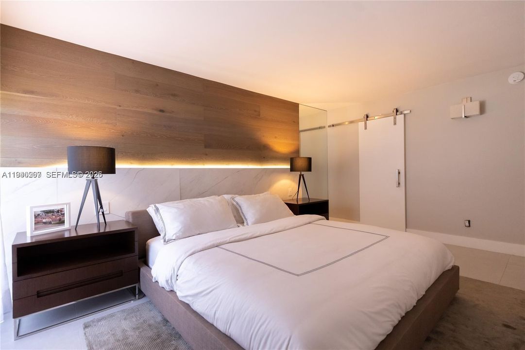 For Rent: $2,550 (2 beds, 2 baths, 940 Square Feet)