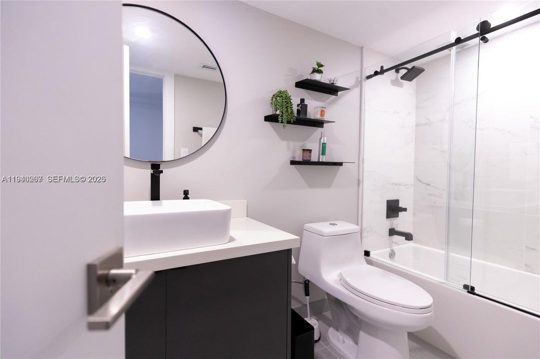 For Rent: $2,550 (2 beds, 2 baths, 940 Square Feet)