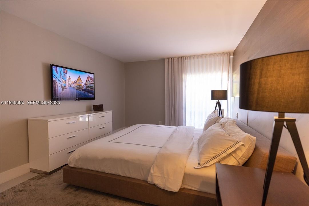 For Rent: $2,550 (2 beds, 2 baths, 940 Square Feet)